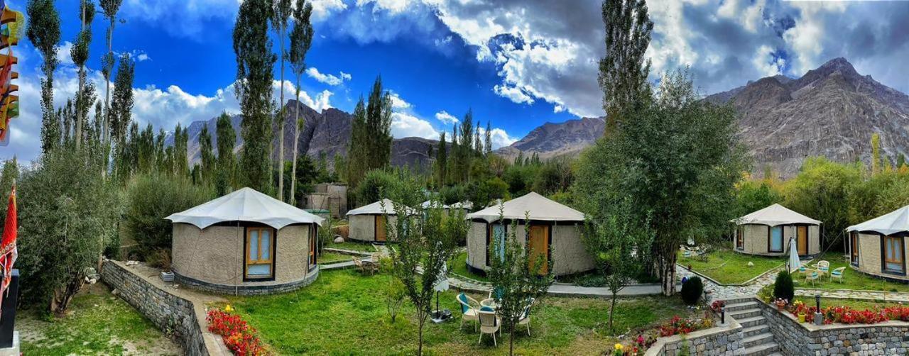 Mystique Meadows Earth Homes Hundar Extérieur photo